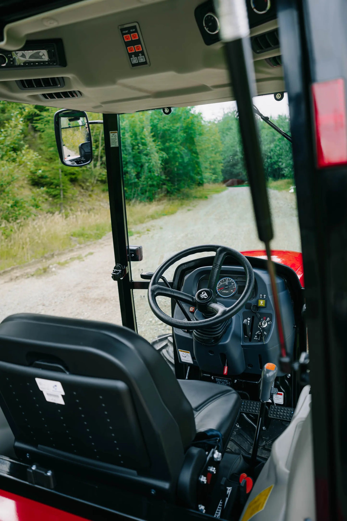 Traktor TYM/Branson F50 Cn